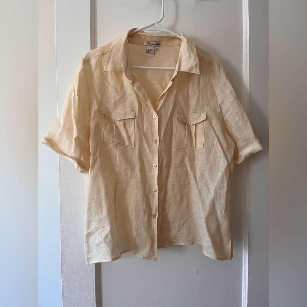 Cream linen short—sleeved buttondown